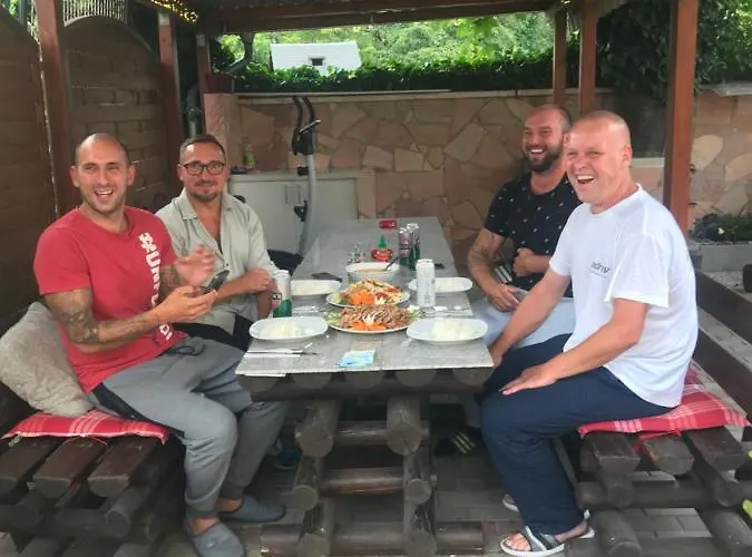 Pensionlien Кётен